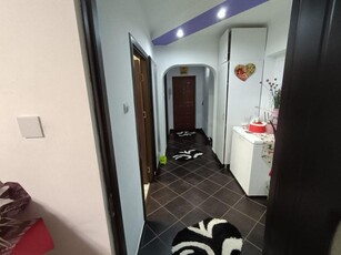 APARTAMENT 4 CAMERE,DECOMANDAT,ETAJUL3 DIN 7, ZONA SELGROS