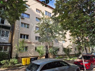 Apartament cu 2 camere în Calea Aradului etaj 1 decomandat