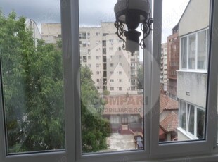 Apartament cu 3 camere în zona Matei Basarab decomandat