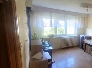 Apartament cu 3 camere str PODGORIILOR -(centrala lui Mocanu ) et.4