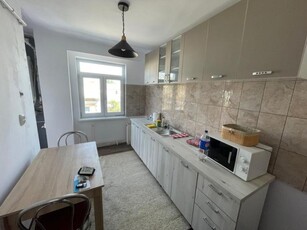 APARTAMENT CU 3 CAMERE ZONA PIATA NOUA etajul 2