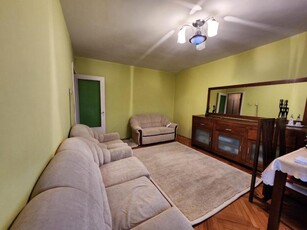 De vanzare Apartament 3 camere, zona Tolstoi. Pret vanzare: 100000 Euro.