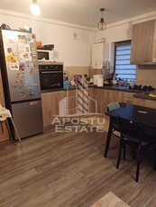 Vand apartament 3 camere,bloc nou, etajul 1, loc de parcare