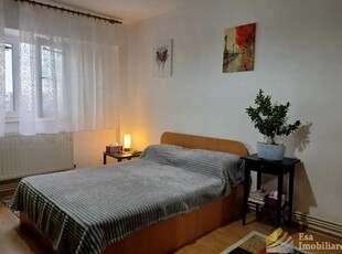 Vanzare apartament o camera, Militari