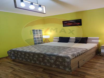 Apartament 1 camera vanzare in bloc mixt Bihor, Oradea, Ultracentral