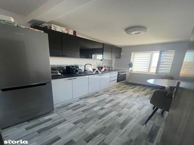 Penthouse spatios 4 camere in Calea Cisnadiei