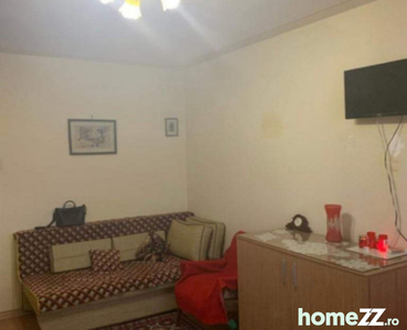 2 camere semidecomandat necesita renovare Liceul Eugen Lovi