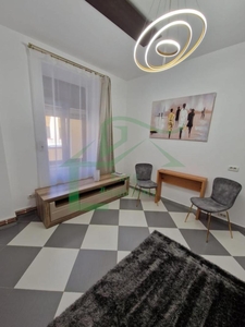 Apartament 2 camere cu loc de parcare Bulevardul Revolutiei!