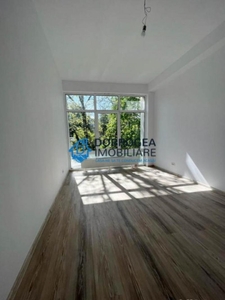 Apartament 3 camere in vila, decomandat, curte comuna