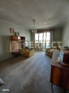 Apartament 3 camere, et.4/4, Persani - 38500 euro