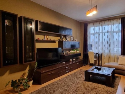 Apartament 3 camere in asociatie Titulescu