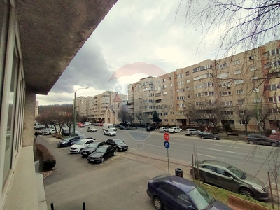 Apartament 3 camere inchiriere in bloc de apartamente Brasov, Centrul Civic