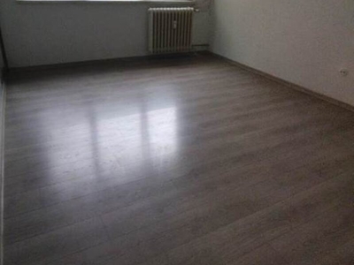 Apartament 3 camere Obor 3 camere etaj 1, la 1 min de intrarea in metrou O