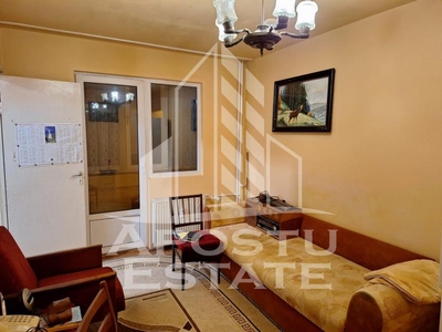 Apartament, 3 camere, semidecomandat, 50 mp utili, Aurel Vlaicu