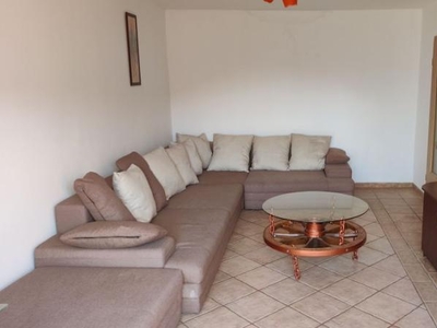 APARTAMENT 4 CAMERE C.ARADULUI 650 EURO