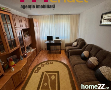 Apartament 4 camere com. Frecatei