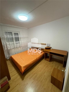 Apartament cu 3 camere cu centrala propie in bloc anvelopat