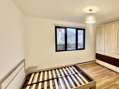 Apartament cu trei camere, in casa, Noua, Brasov