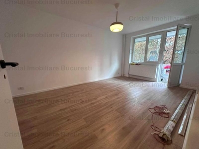 Apartament luminos, 3 camere, cu centrala proprie, la 4 min. de metrou Tineretului.