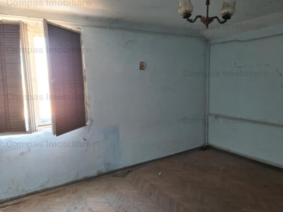 Apartament Stejaru de renovat -