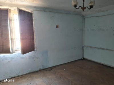 Apartament Stejaru de renovat