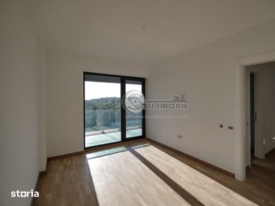 Tatarasi~BLOC NOU: Apartament cu 2 camere, decomandat, ferestre panora