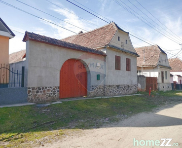 Casa cu 4 camere in localitatea Laslau Mic judetul Mures