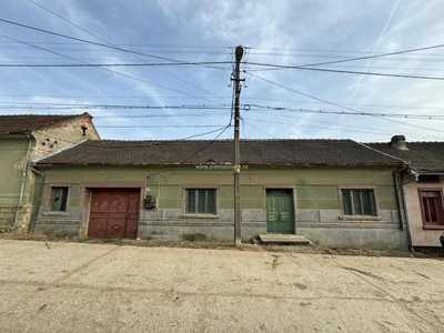 Casa cu teren de 1735 m2 in Domasnea