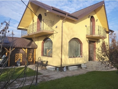 De vanzare casa P+1 Cazasu