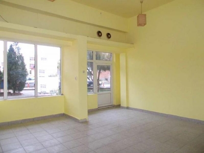 Inchiriere spatiu comercial 90 mp in Targoviste - stradal.