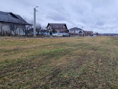 Loturi de teren la Tulbureni zona scolii