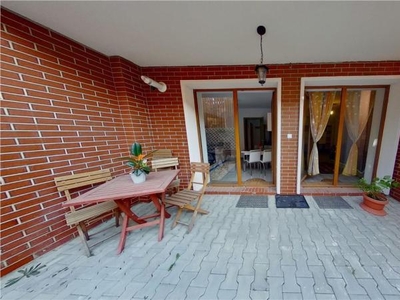 Regim vila, decomandat, cu terasa/gradina de 24 mp, Imperial Residence, Tractorul, Brasov