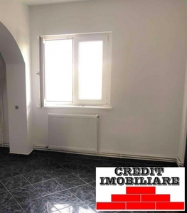 Vand apartament 4 camere str.Laminoarelor