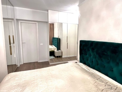 Vanzare Apartament 3 camere decomandat Cloud 9 - Pipera , Bucuresti