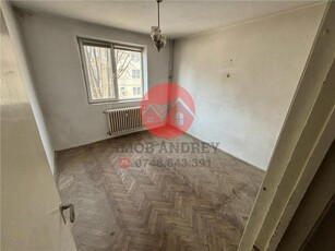 Apartament 2 camere de vanzare in Tulcea, cartierul Vest, oportunitate renovare de vanzare