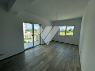 Apartament 2 camere etaj 1 si boxa la cheie Pictor Brana Selimbar