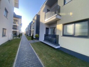 Apartament 3 Camere Cu Balcon Si Gradina Selimbar La 5 Minute De Mall