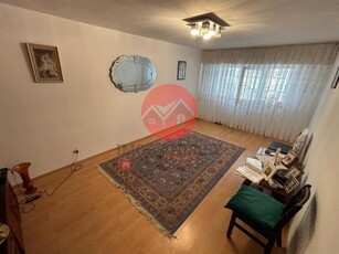 Apartament 3 Camere de Vanzare pe Strada Babadag, Langa Hotel City Locatie Centrala de vanzare