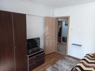 Apartament 3 camere in zona AUREL VLAICU