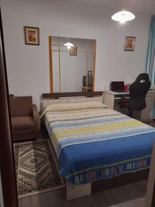 Apartament 3 camere in zona Micro 7( la intersectie cu str. Pinilor)