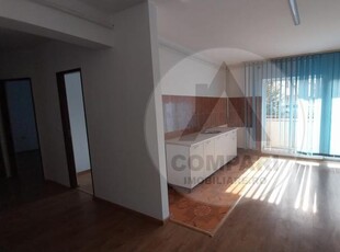 Apartament 3 camere pretabil activitati birou Str.Eroilor Floresti