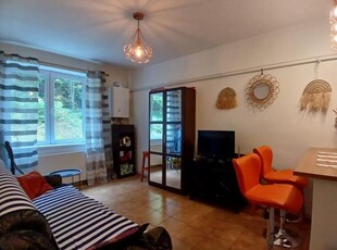 Apartament cu 2 camere, de vanzare in Sinaia, zona Centrala!!!