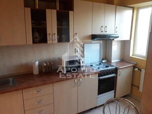 Apartament cu 2 camere,decomandat,in zona Intim.