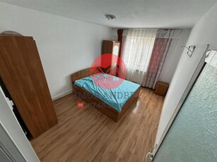 Apartament cu 3 camere in zona Neptun spatios, renovat, cu centrala pe gaz de vanzare