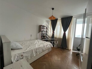 Apartament cu 3 camere,decomandat,mobilat si utilat, Spitalul Judetean