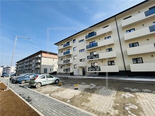 Apartament de vanzare in Sibiu - 3 camere si balcon - predare la alb