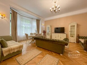 Apartament fascinant cu 3 camere si gradina in inima orasului!