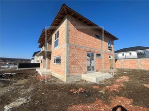 Casa de vanzare in Sibiu - 4 camere, teren 250 mp - Selimbar