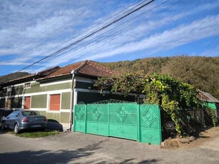 Casa de vanzare in Subcetate , Comuna Santamaria Orlea