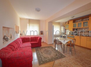 Sinaia, 5 camere si 2 bai, apartament pe doua etaje!